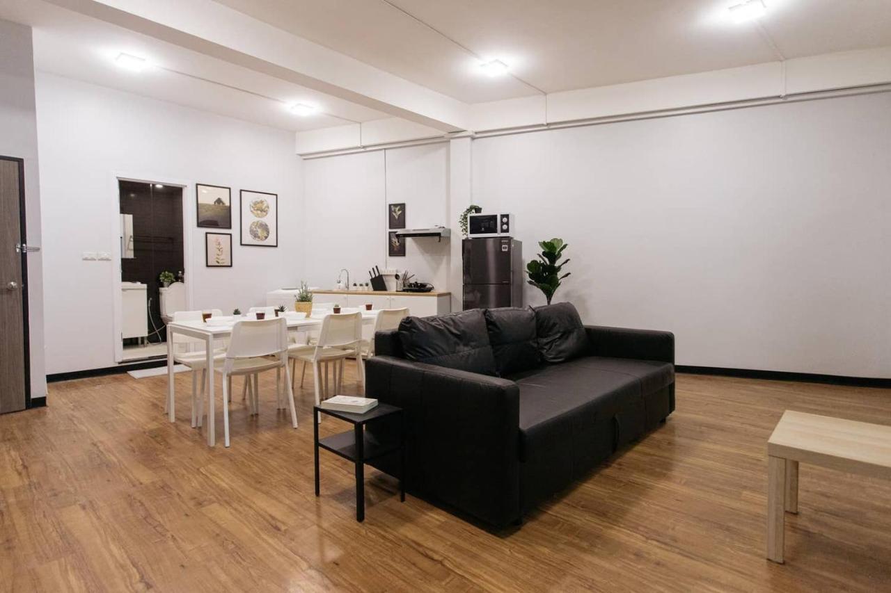 U3 Large 2 Bedroom Full kitchen near BTS Udomsuk Bangkok Exterior foto