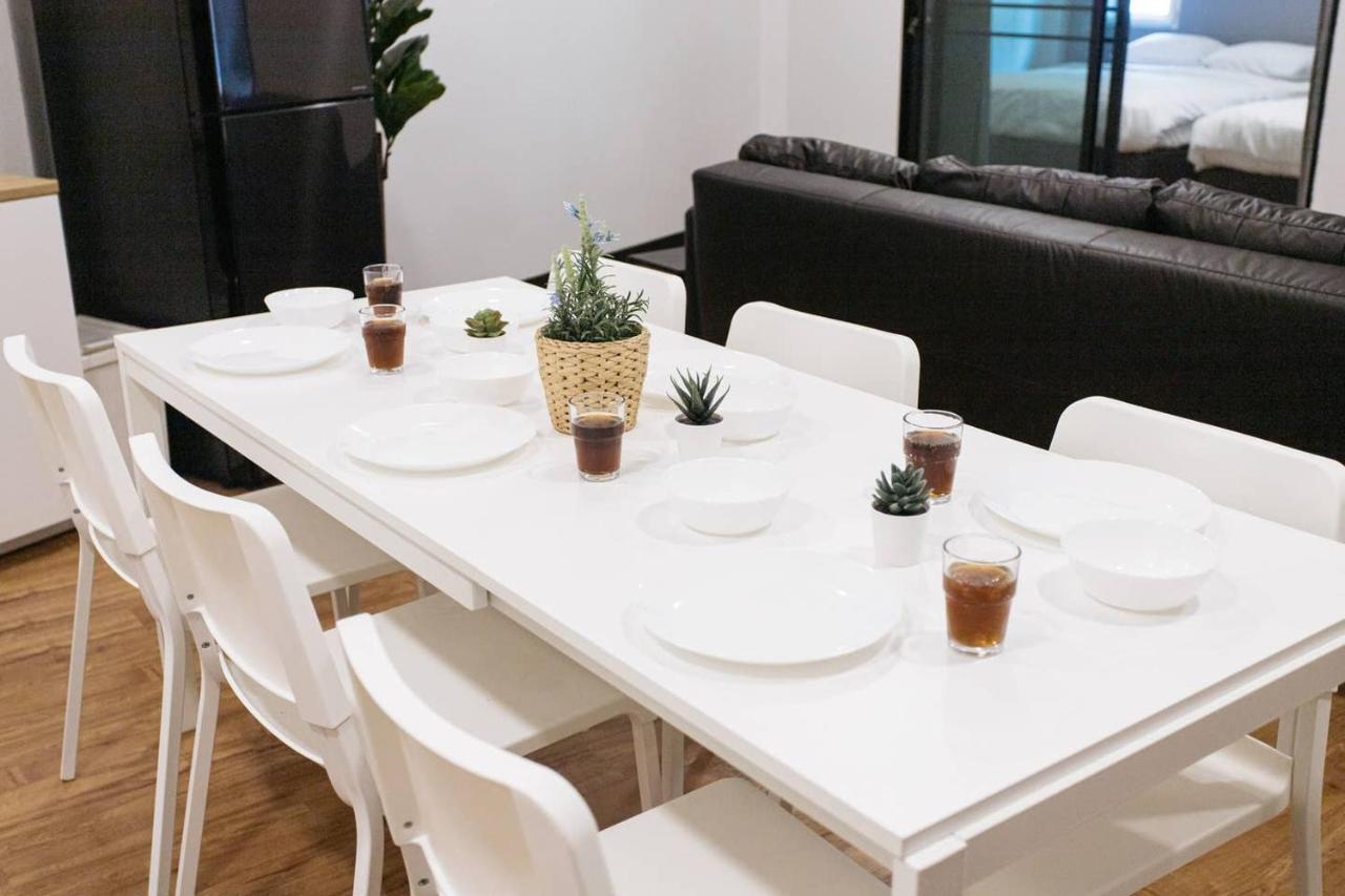 U3 Large 2 Bedroom Full kitchen near BTS Udomsuk Bangkok Exterior foto