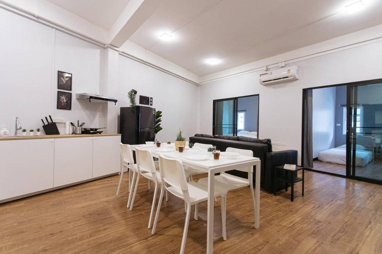 U3 Large 2 Bedroom Full kitchen near BTS Udomsuk Bangkok Exterior foto
