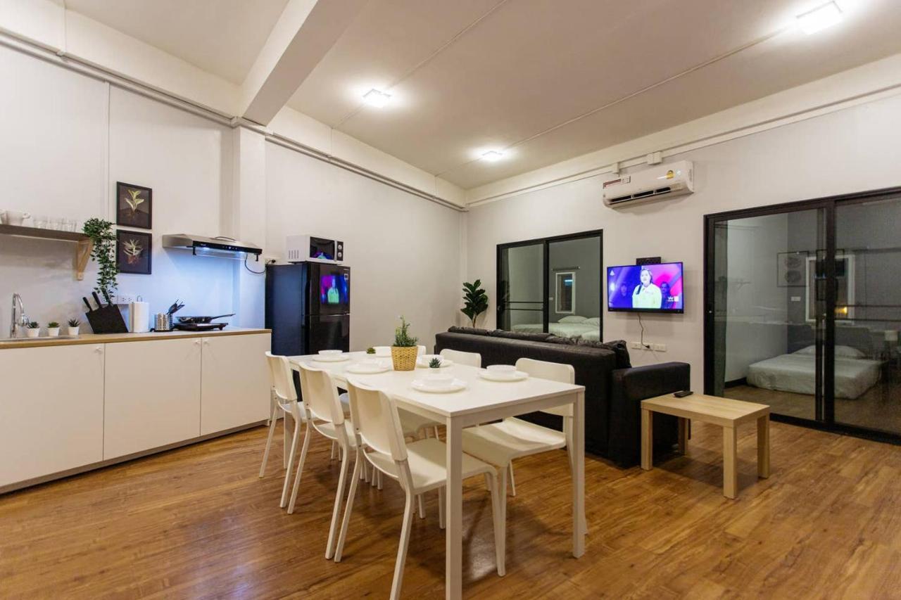 U3 Large 2 Bedroom Full kitchen near BTS Udomsuk Bangkok Exterior foto